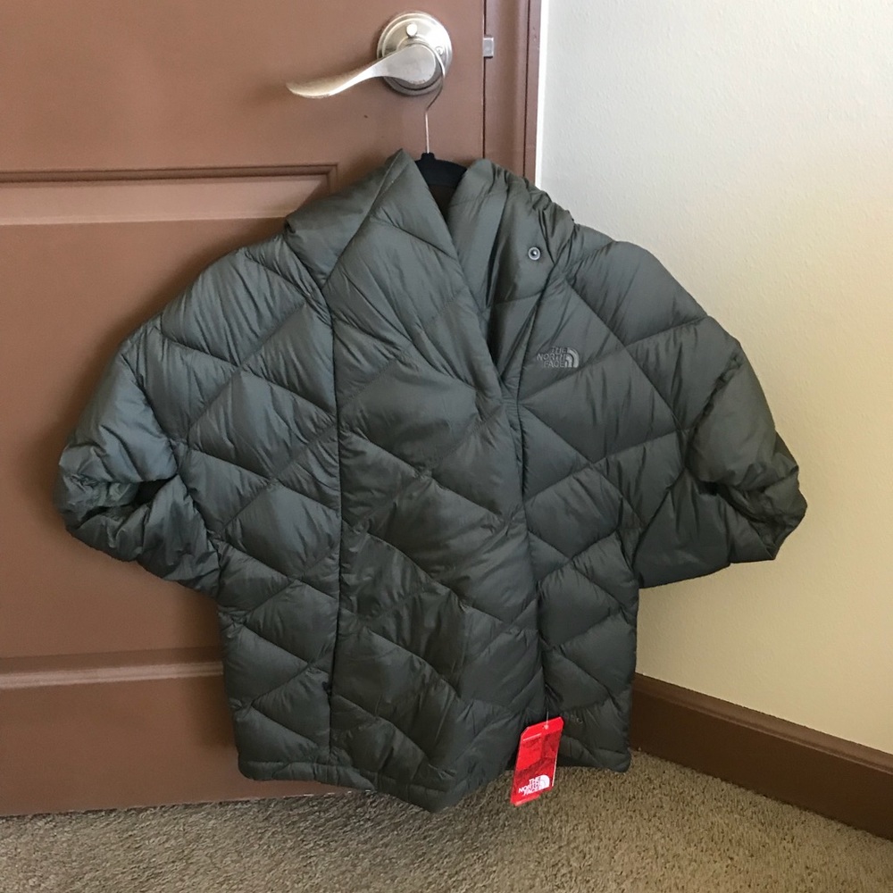 The North Face Womens Far Northern Capelet